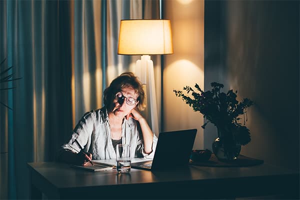 Important Facts about Blue Light and Eye Health